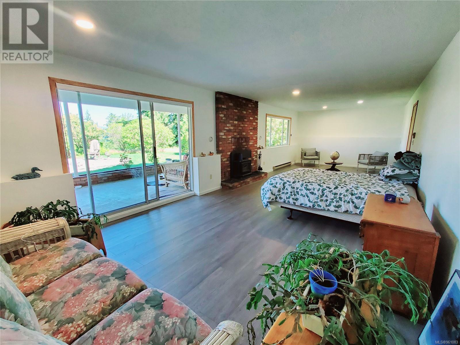 270 Cedar St, Tofino