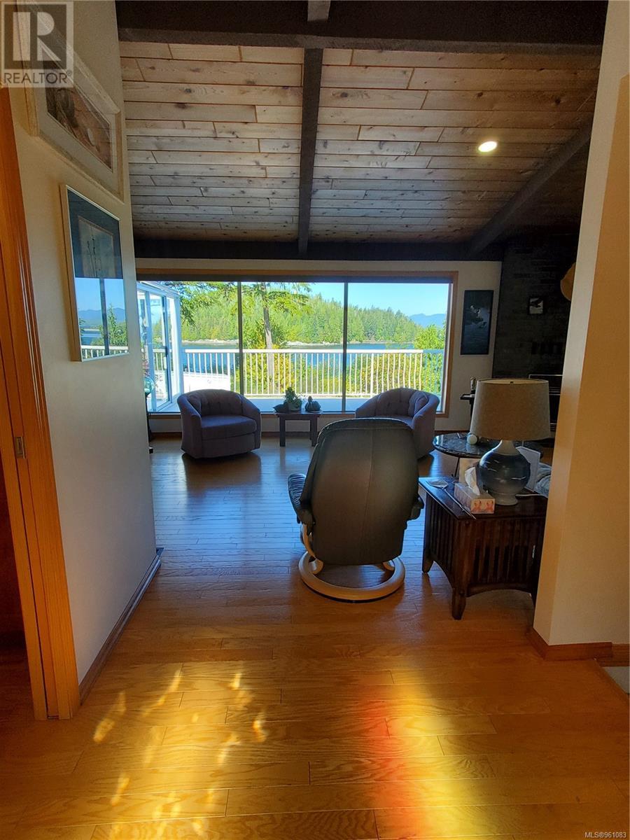 270 Cedar St, Tofino