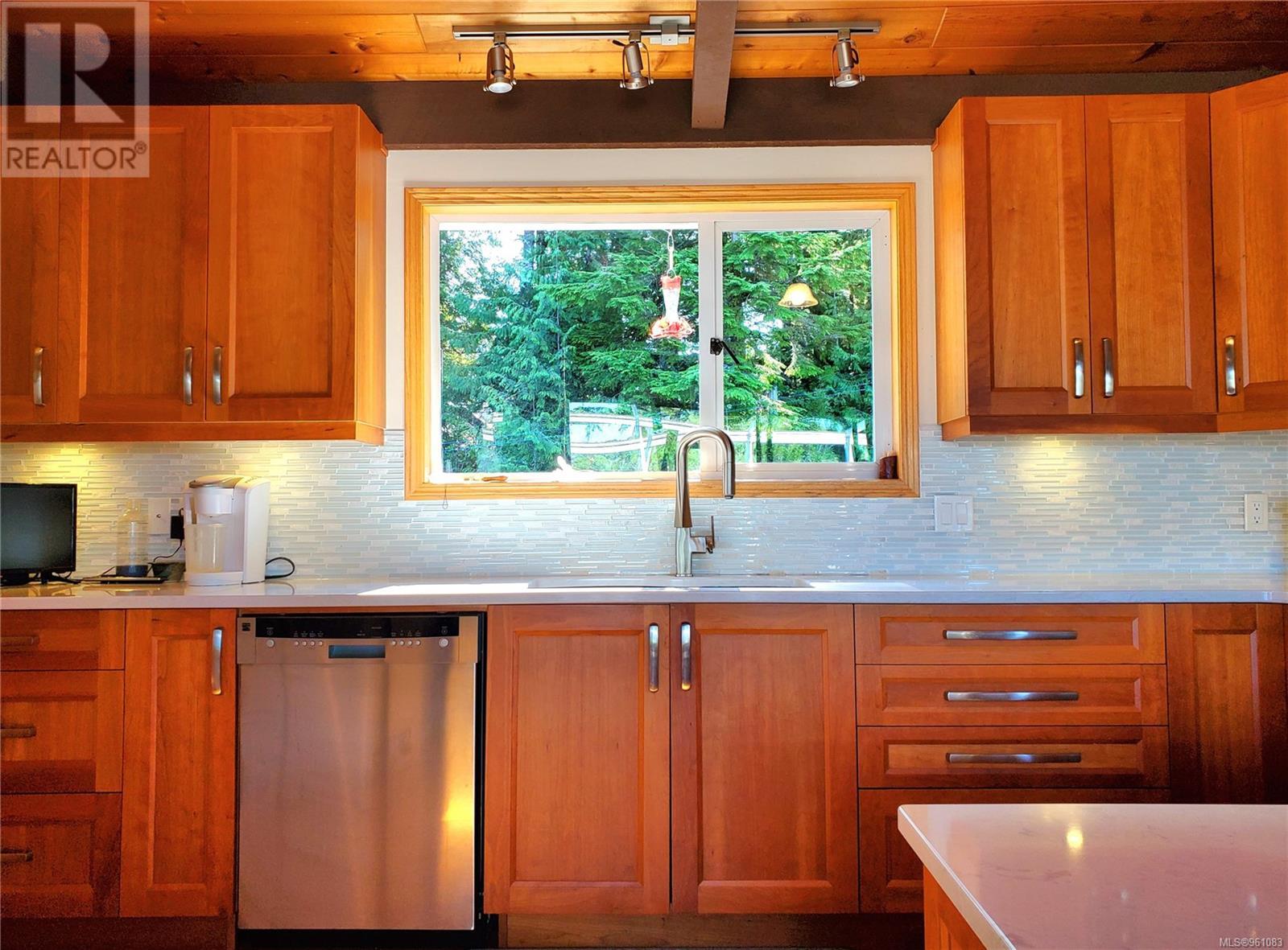 270 Cedar St, Tofino