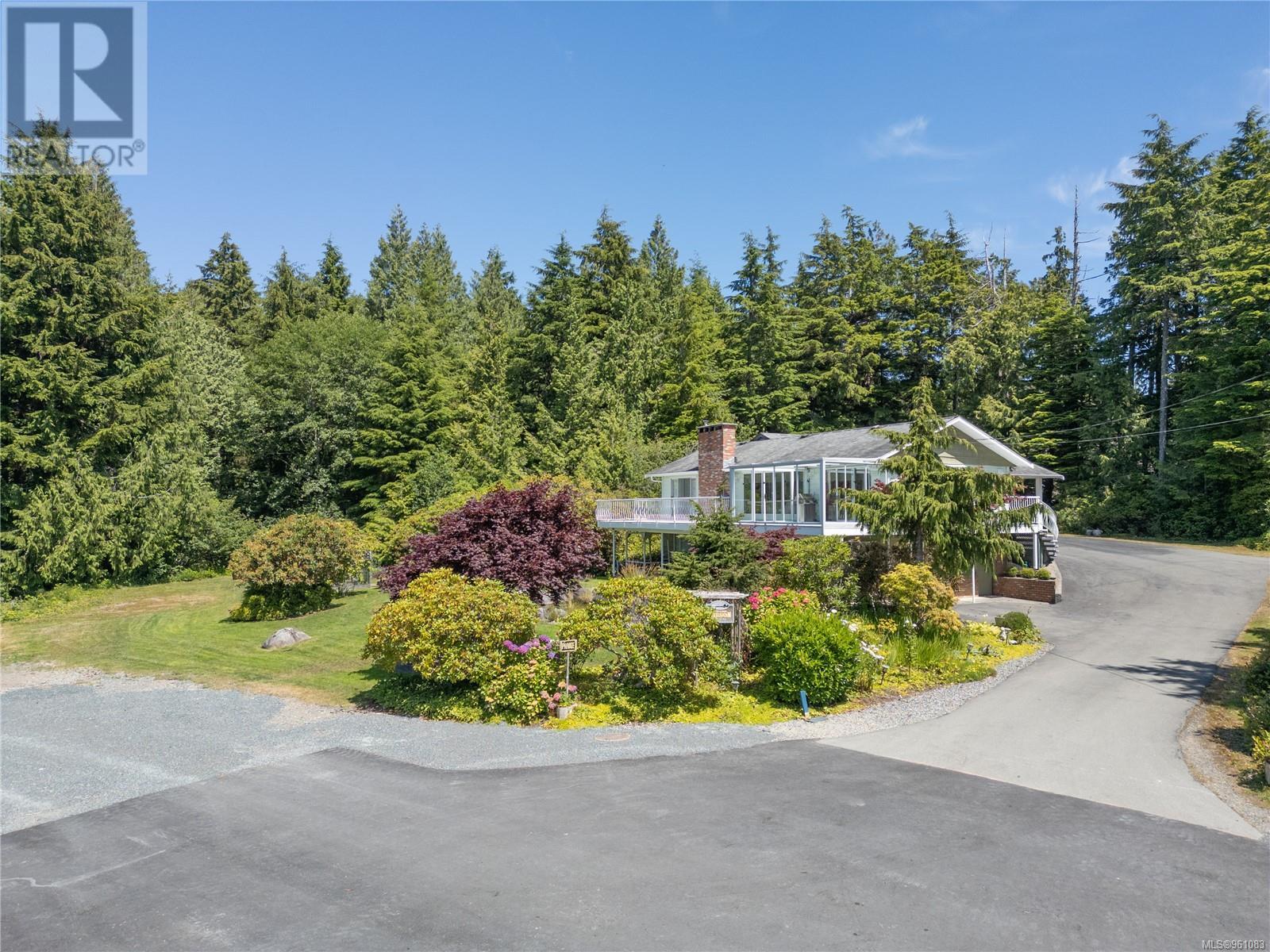 270 Cedar St, Tofino
