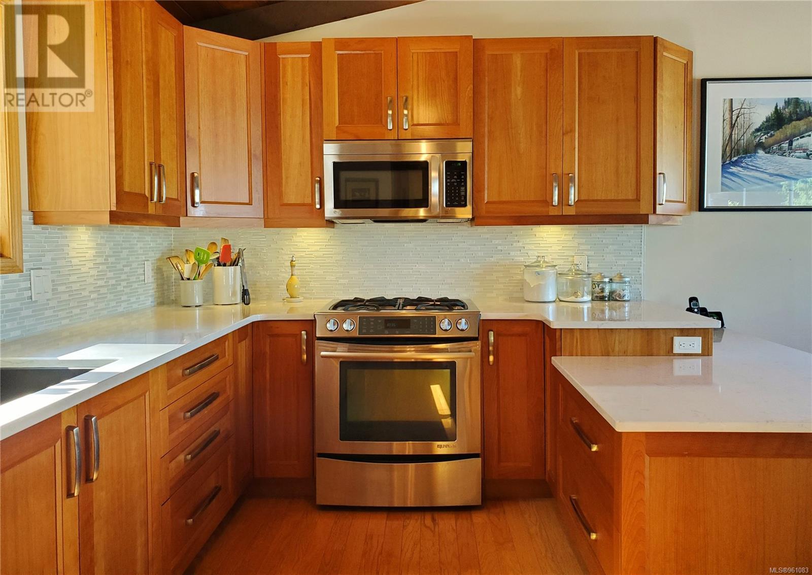 270 Cedar St, Tofino