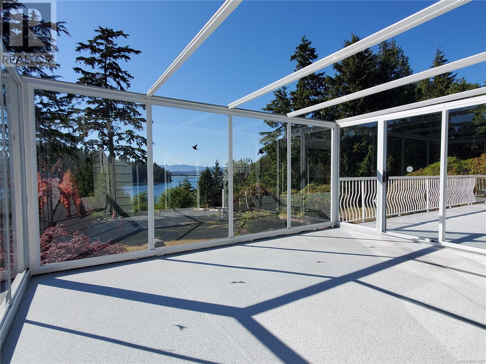 270 Cedar St, Tofino