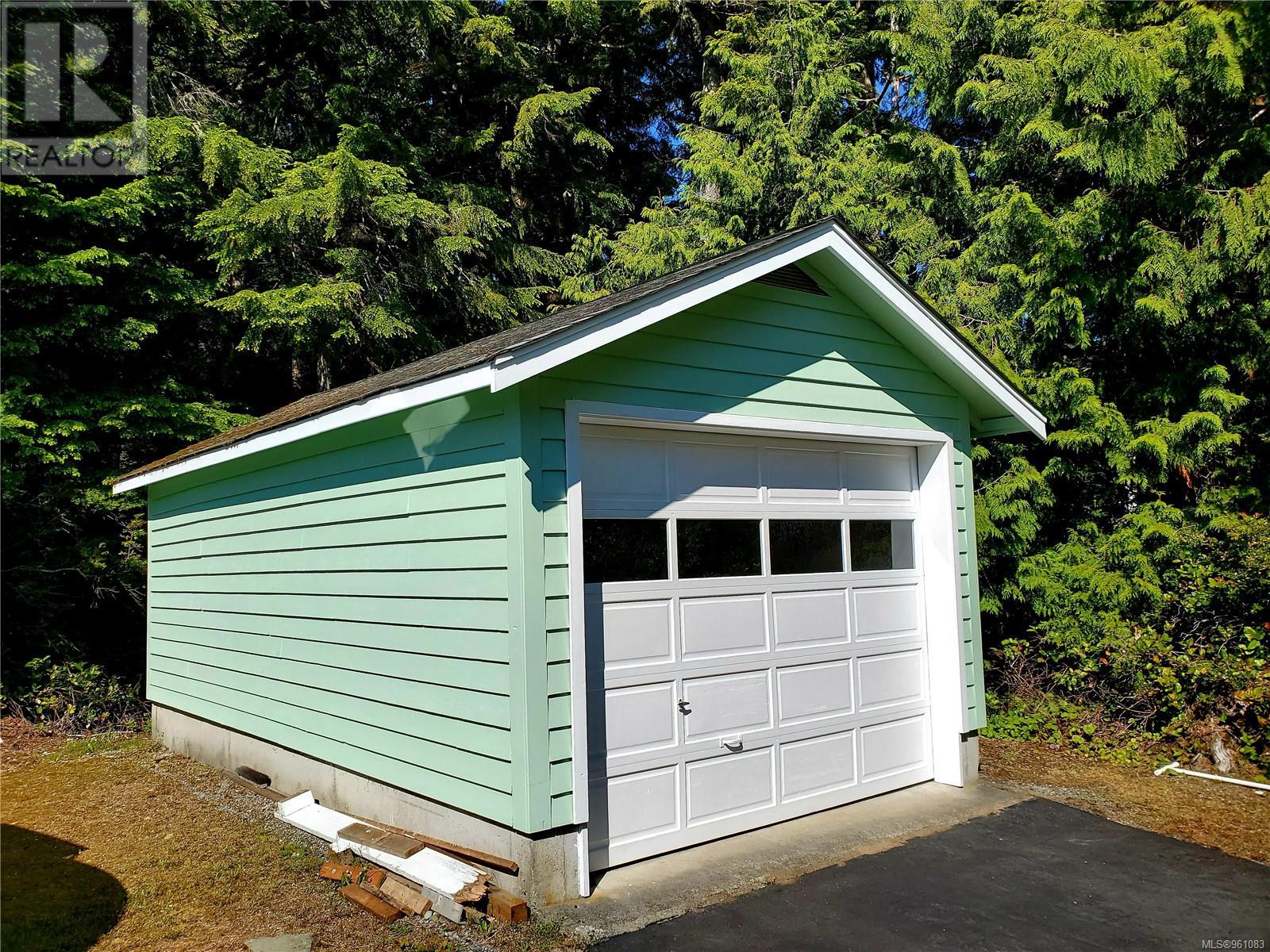 270 Cedar St, Tofino