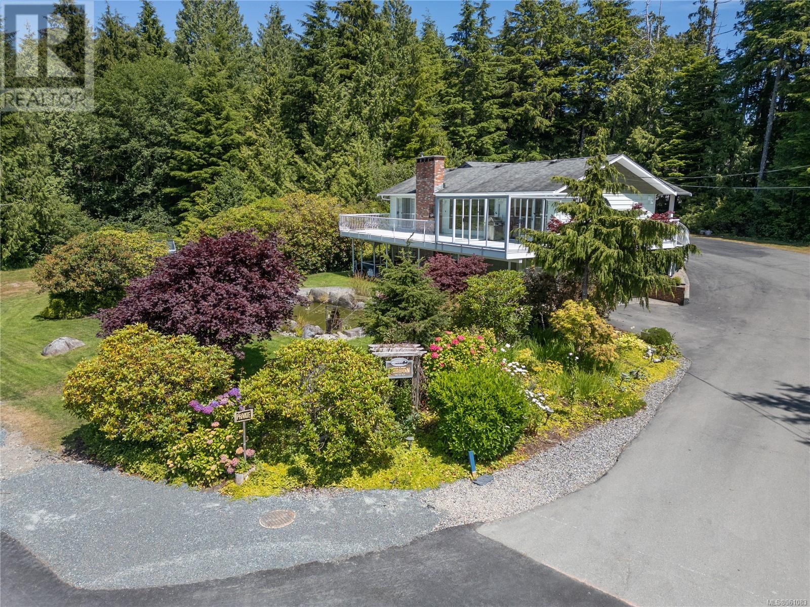 270 Cedar St, Tofino