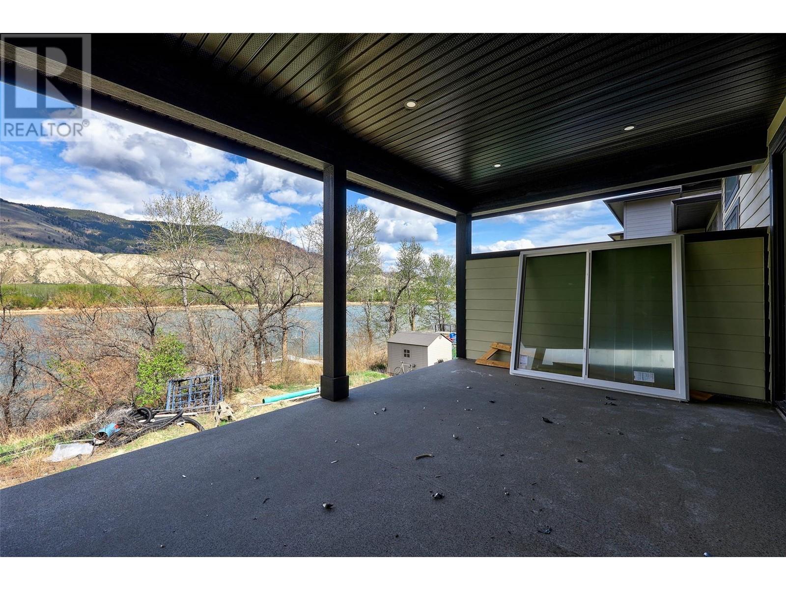 Photo 10 of 2850 Thompson Drive, Kamloops BC