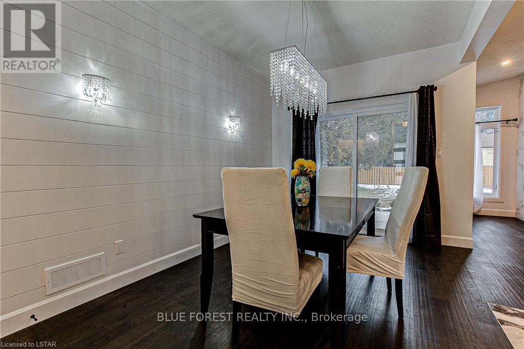 48 WOODLAND WALK - 15