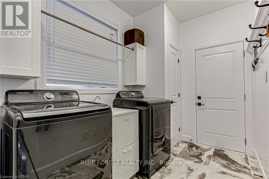 48 WOODLAND WALK - 16
