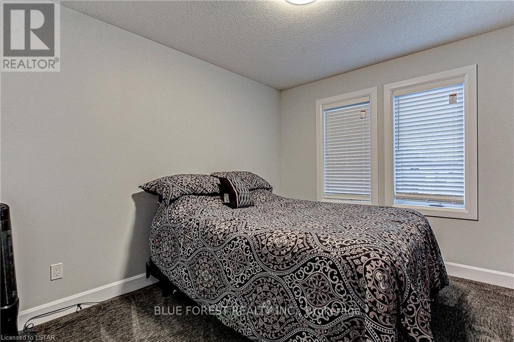 48 WOODLAND WALK - 17