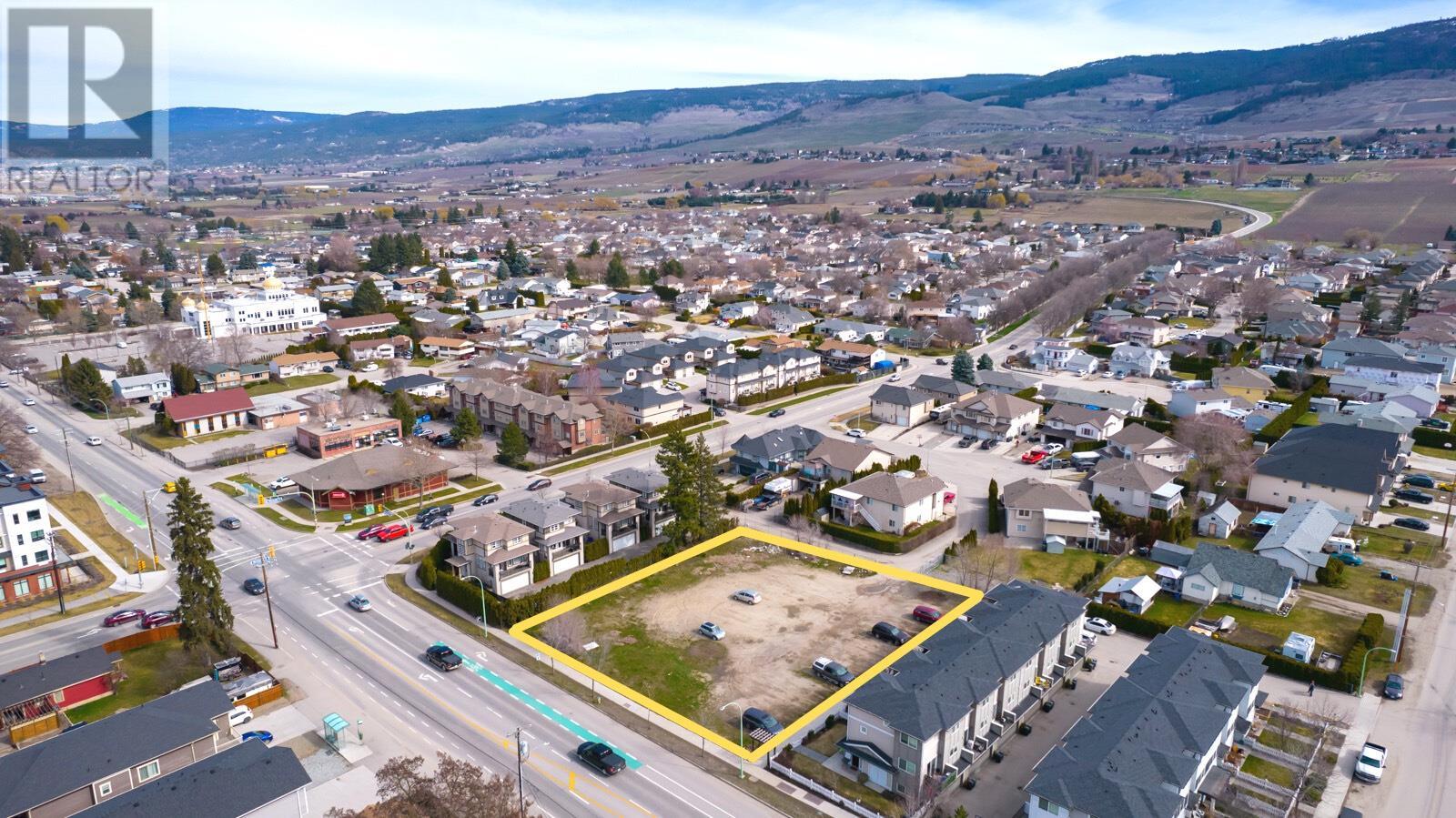  945 Rutland Road North, Kelowna