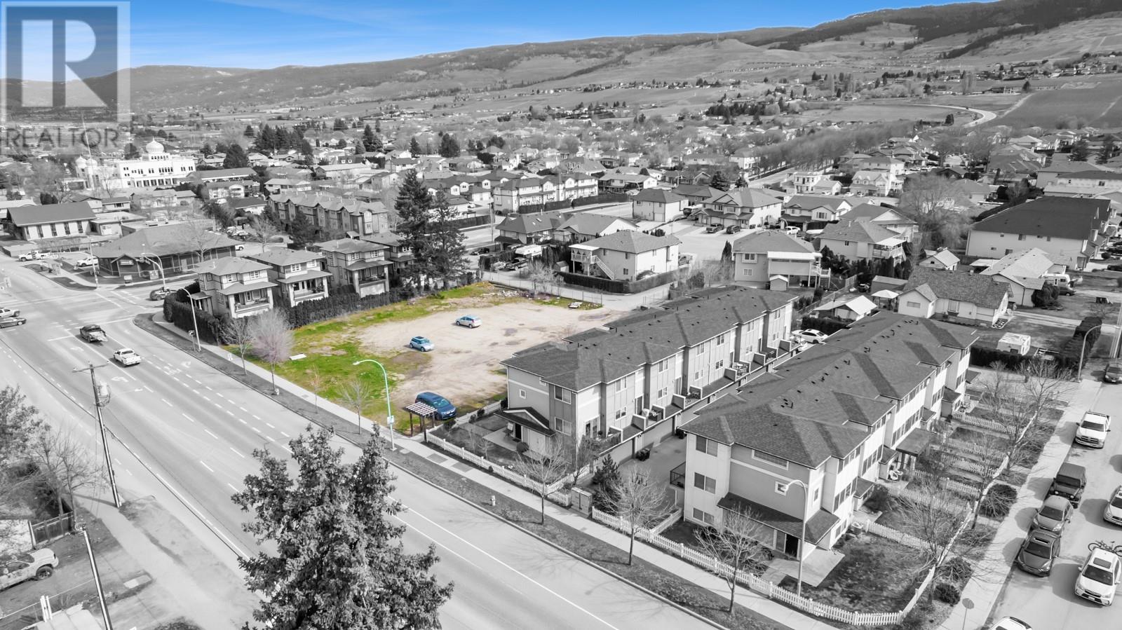  945 Rutland Road North, Kelowna