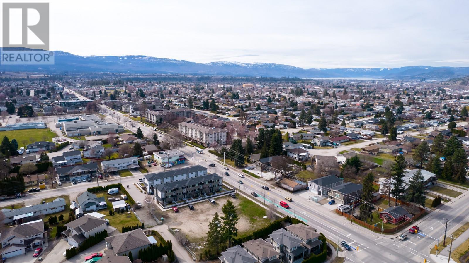  945 Rutland Road North, Kelowna