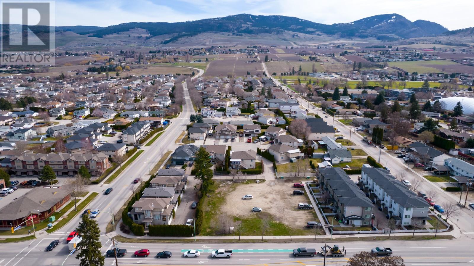 945 Rutland Road North, Kelowna