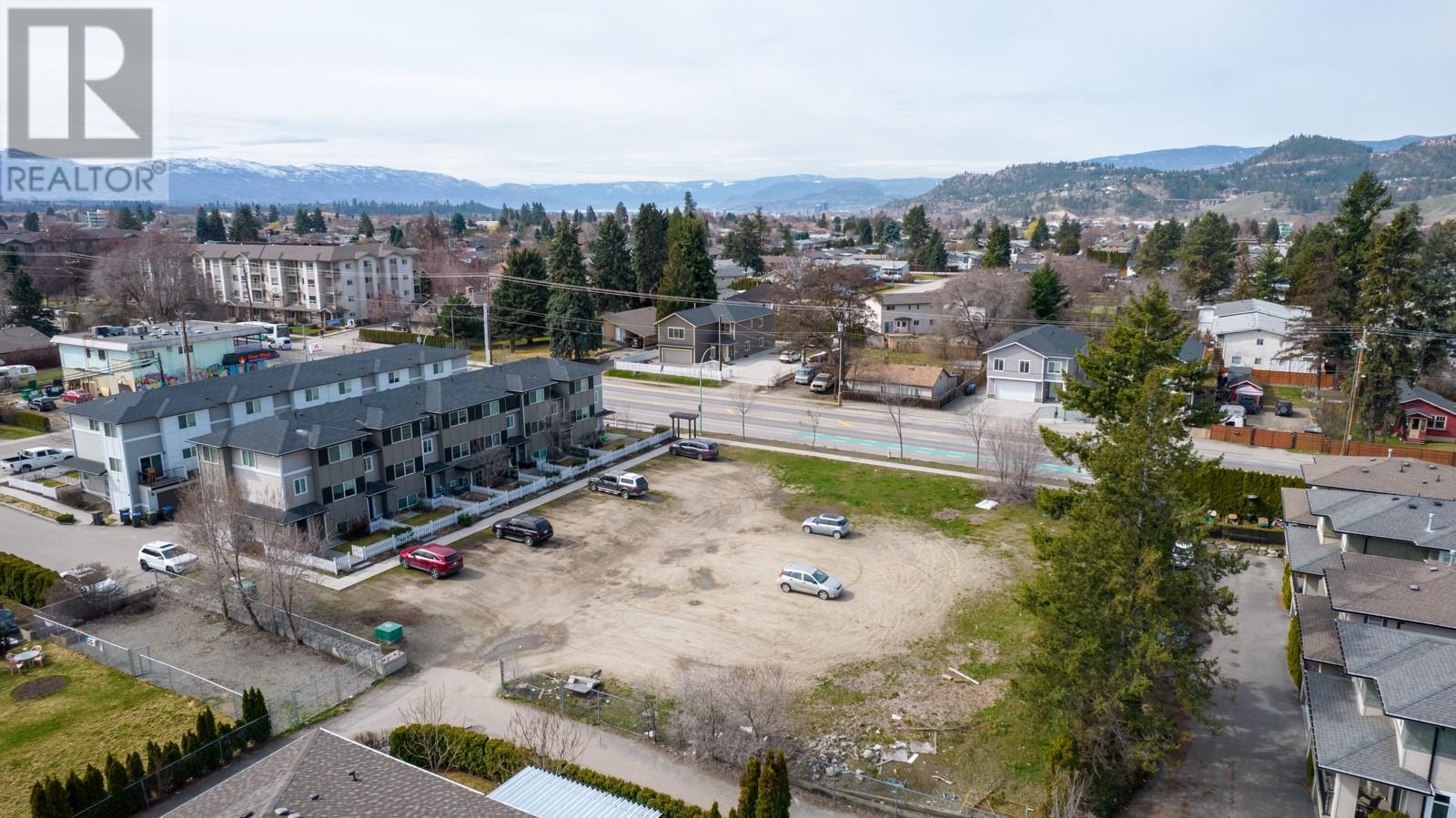  945 Rutland Road North, Kelowna