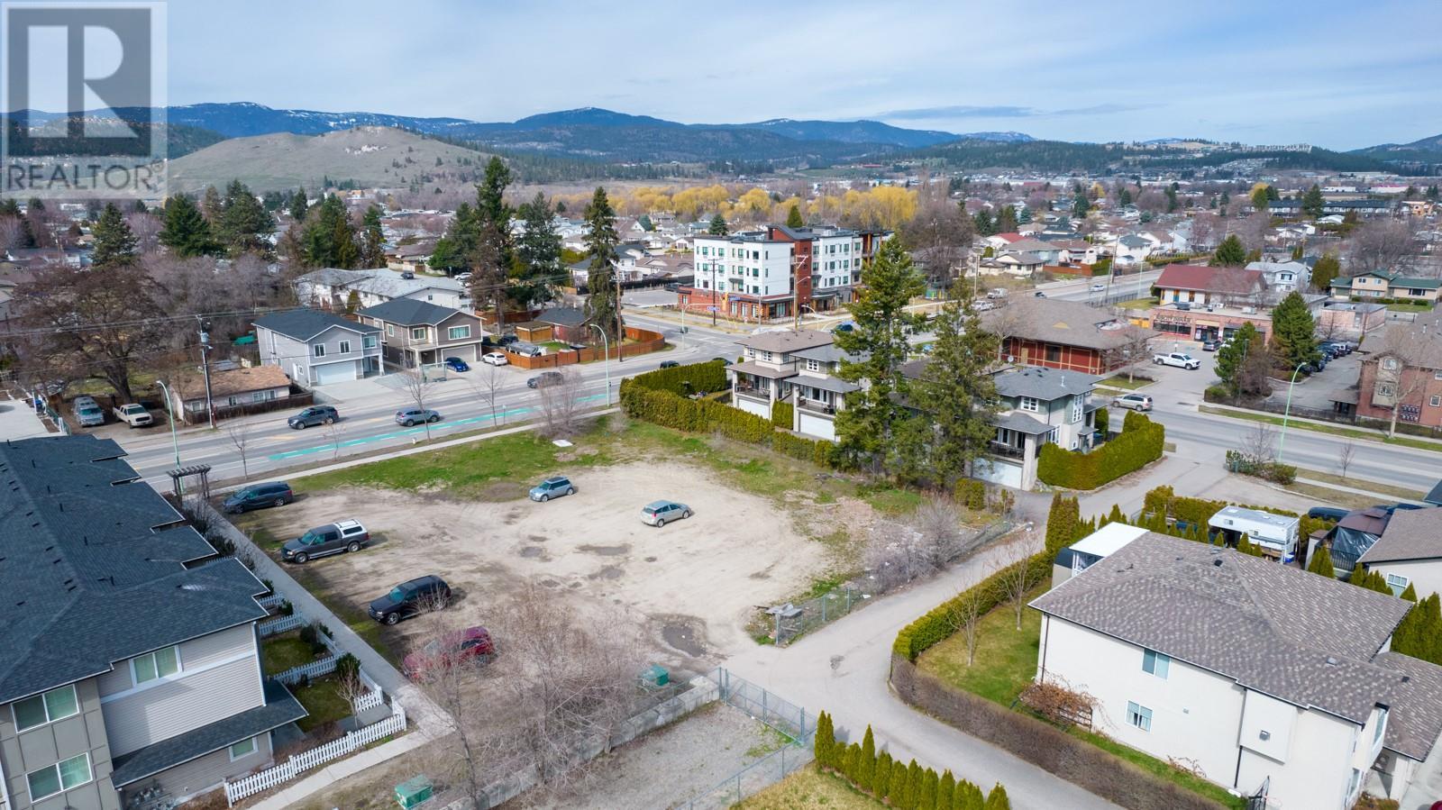  945 Rutland Road North, Kelowna