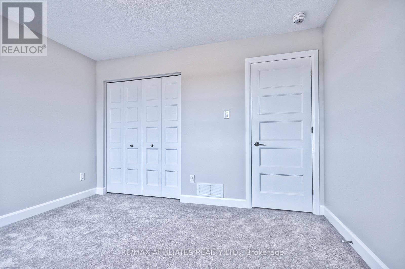 Photo 15 of 619 Geneva Crescent, Russell ON