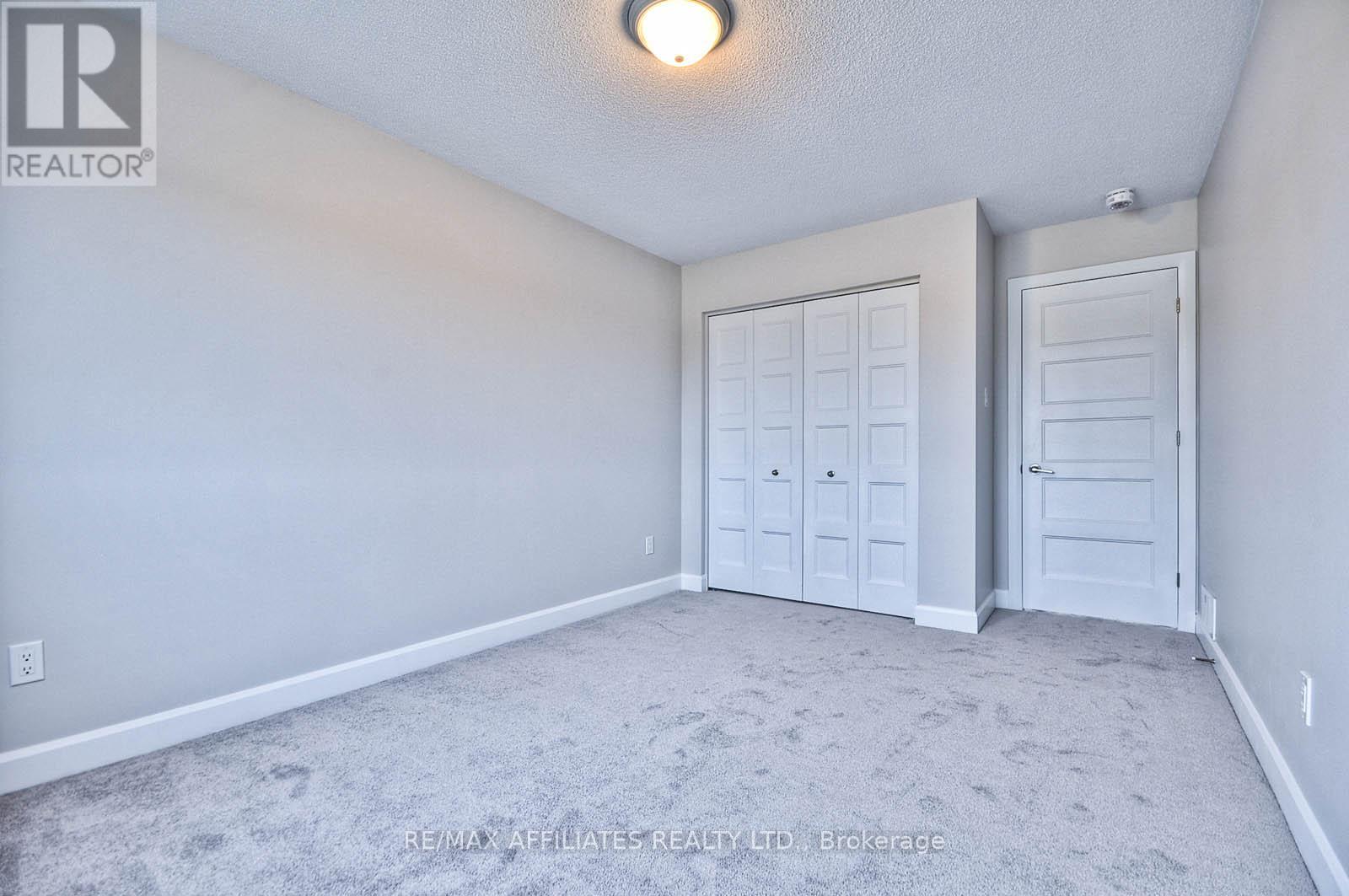 Photo 16 of 619 Geneva Crescent, Russell ON