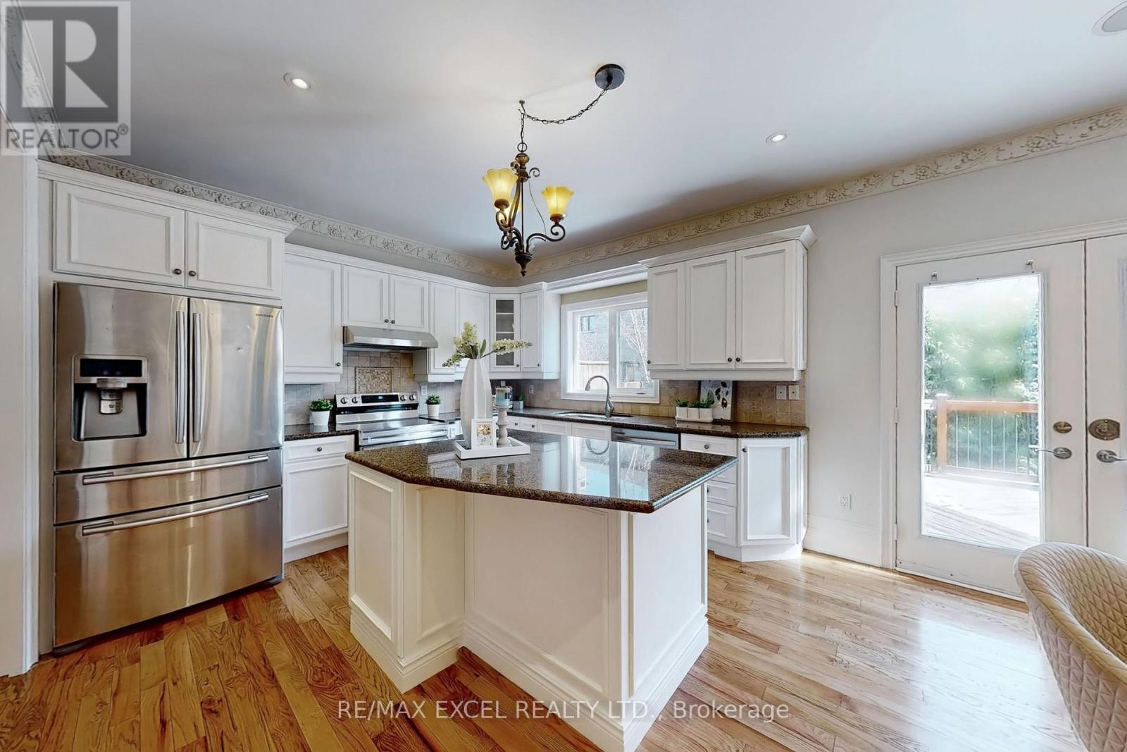 25 OAK AVENUE - 13