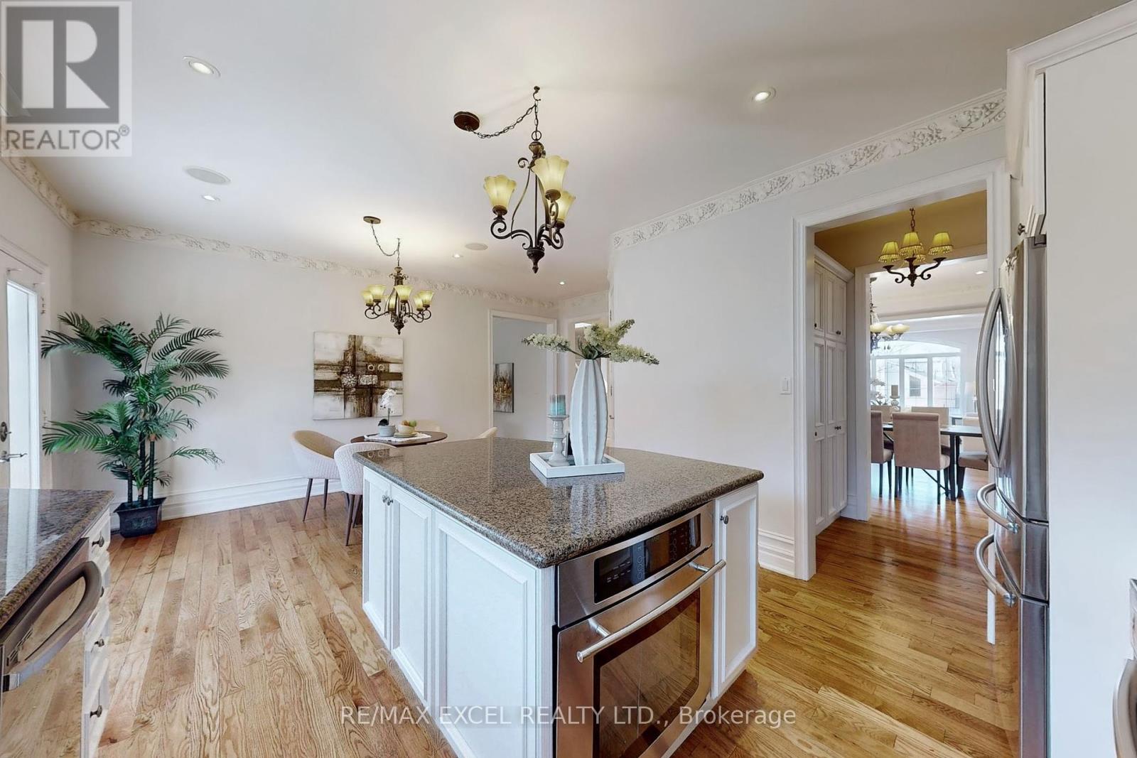 25 OAK AVENUE - 15