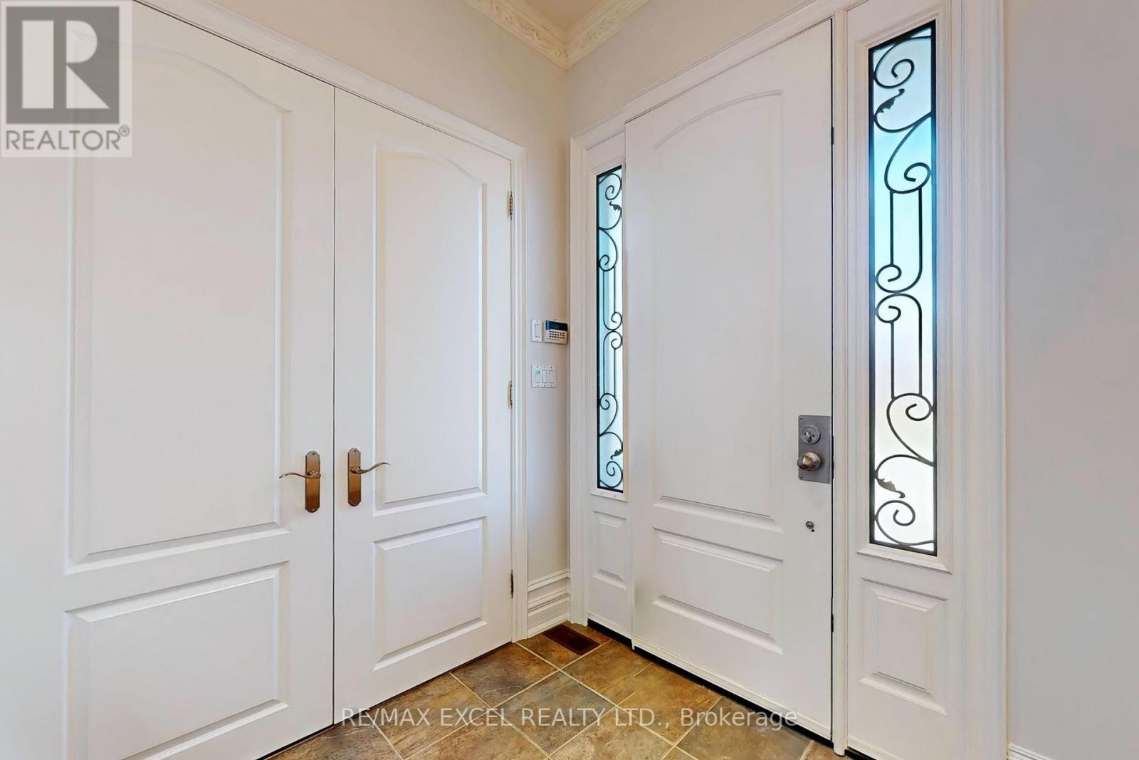 25 OAK AVENUE - 24