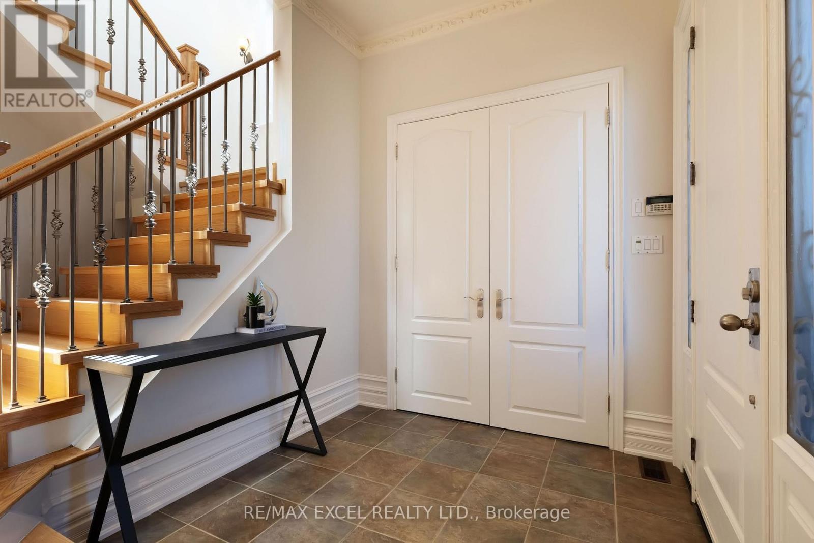25 OAK AVENUE - 25
