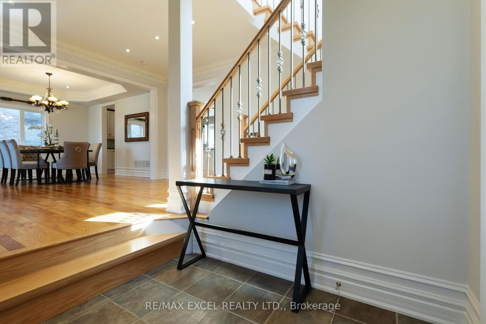 25 OAK AVENUE - 26