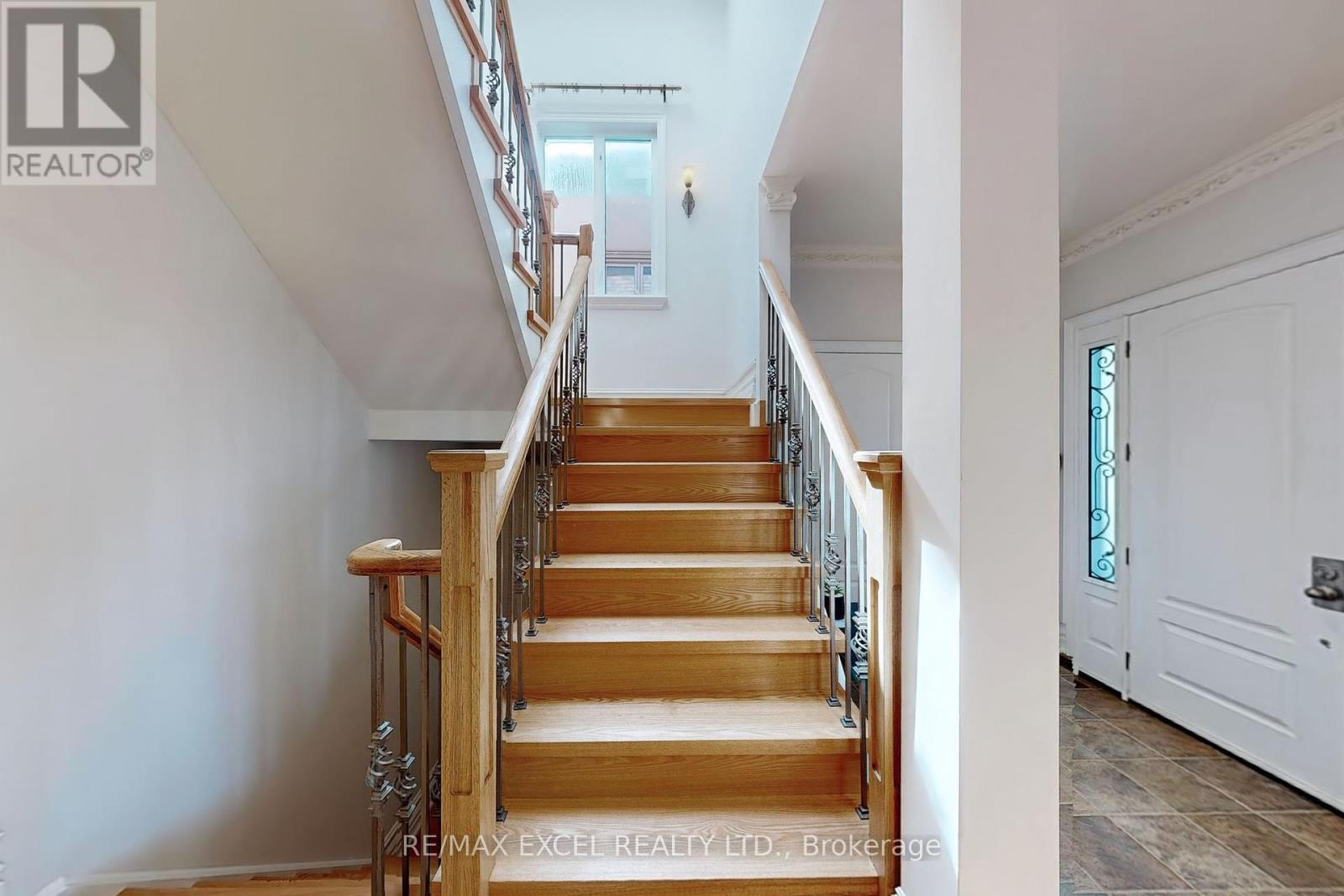 25 OAK AVENUE - 28