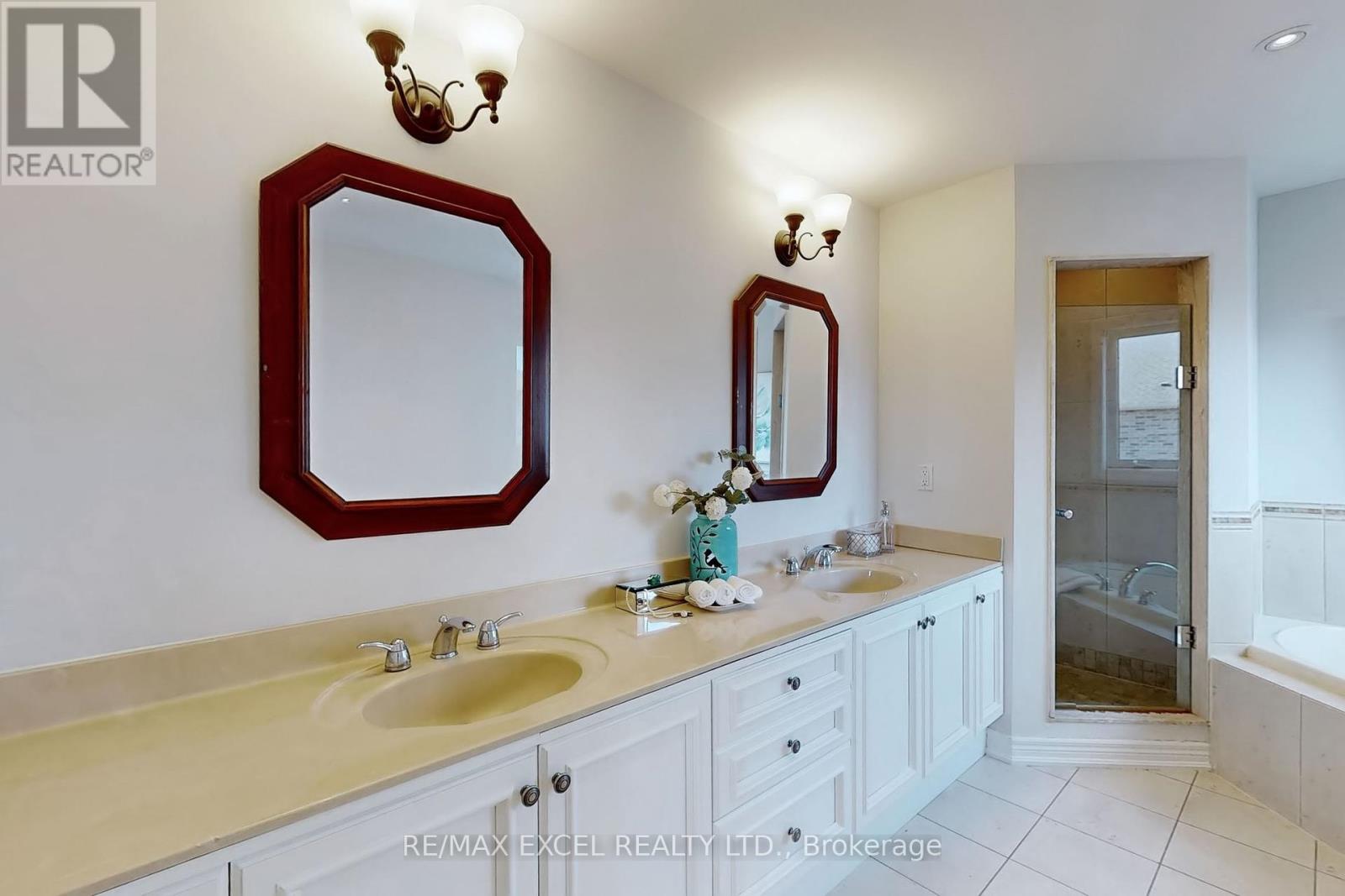 25 OAK AVENUE - 34