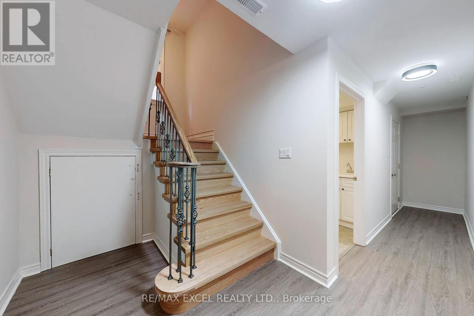 25 OAK AVENUE - 44