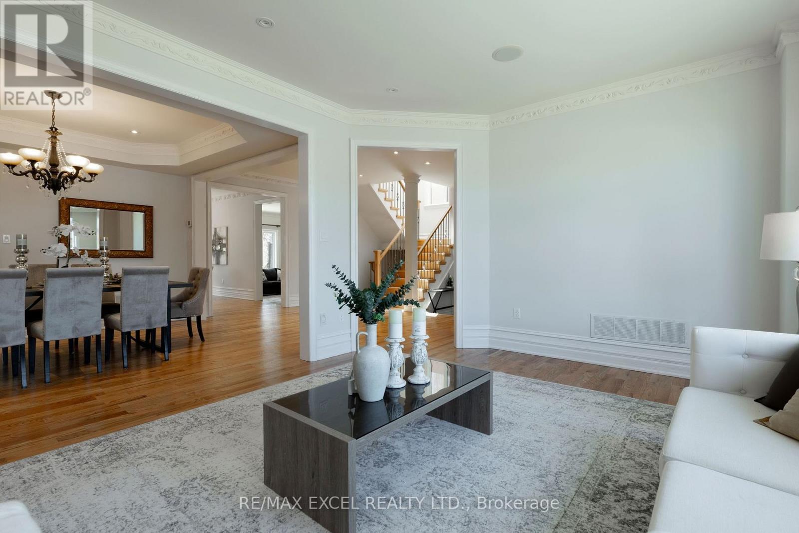 25 OAK AVENUE - 5