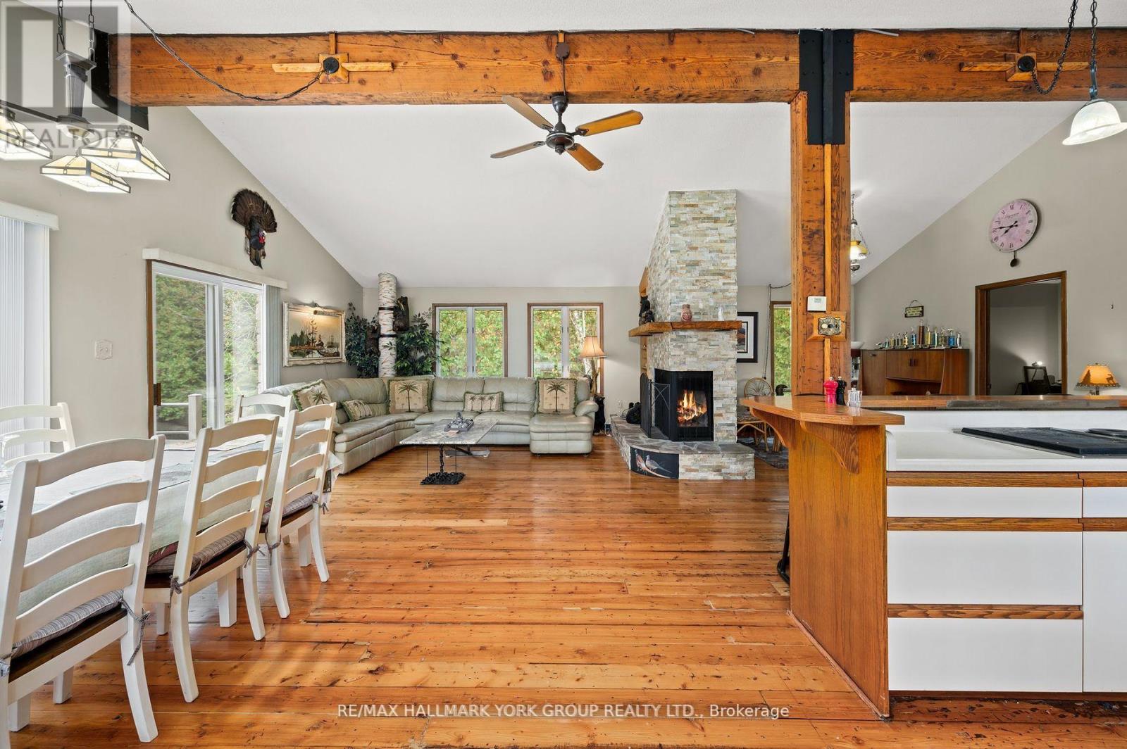 Photo 10 of 102 Albert Street, Kawartha Lakes ON