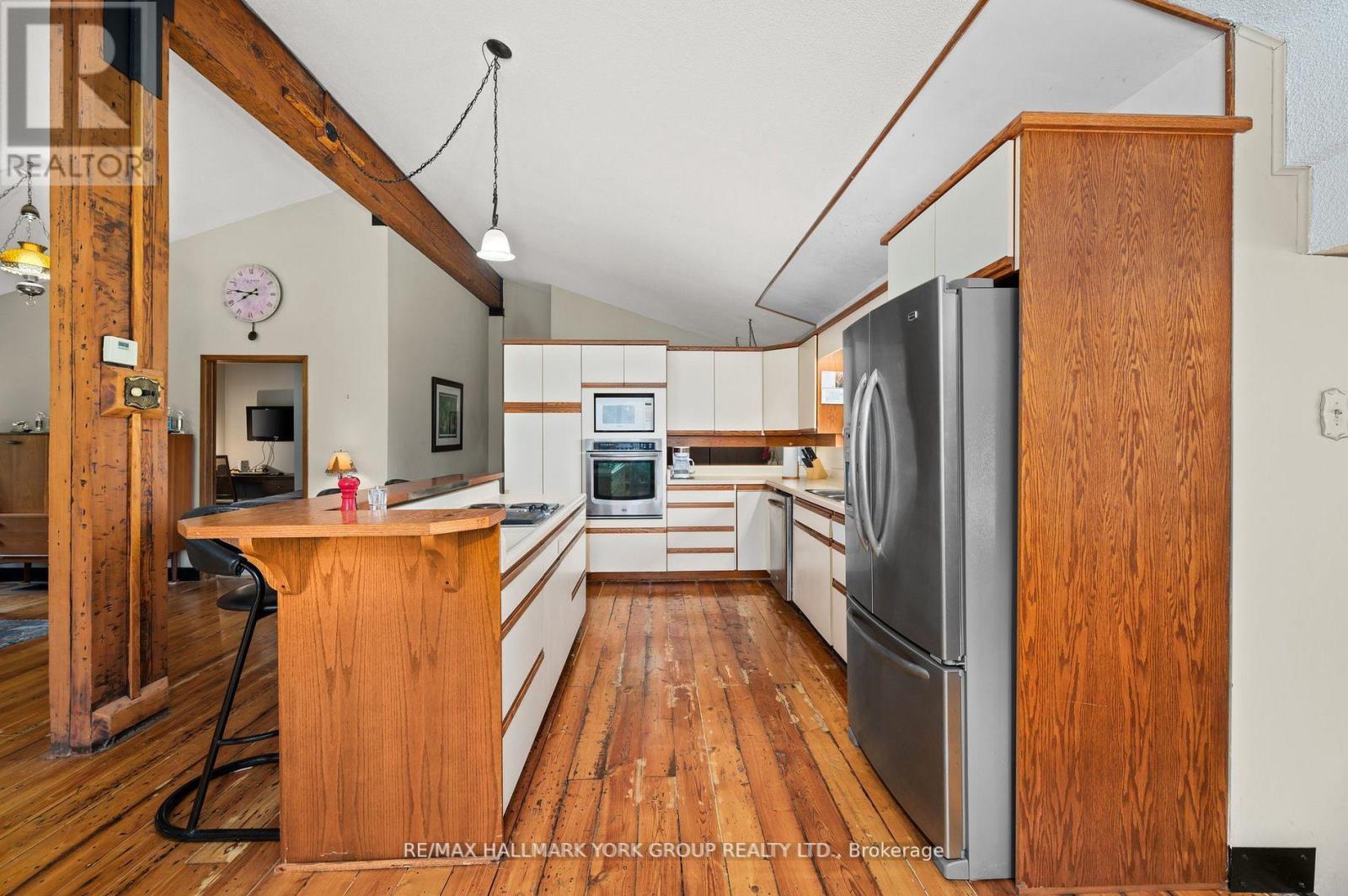 Photo 11 of 102 Albert Street, Kawartha Lakes ON