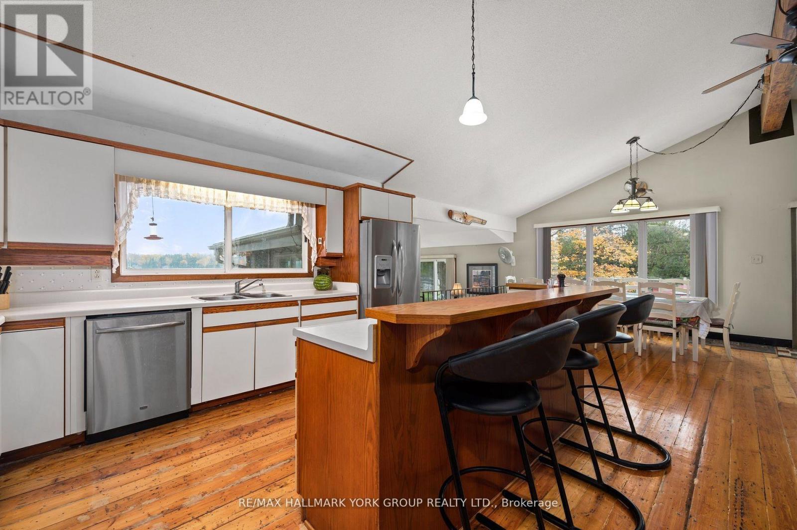 Photo 12 of 102 Albert Street, Kawartha Lakes ON