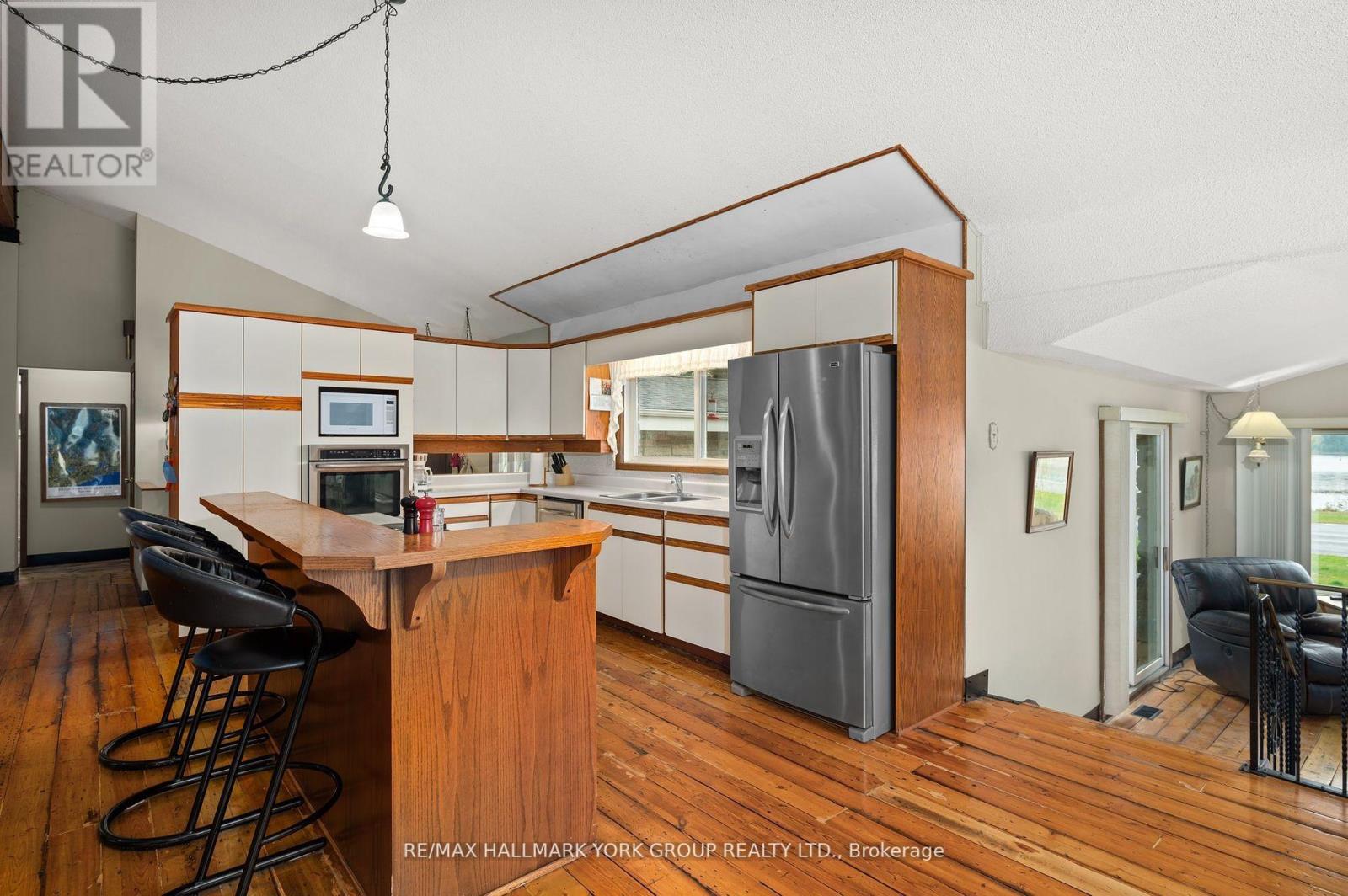 Photo 13 of 102 Albert Street, Kawartha Lakes ON