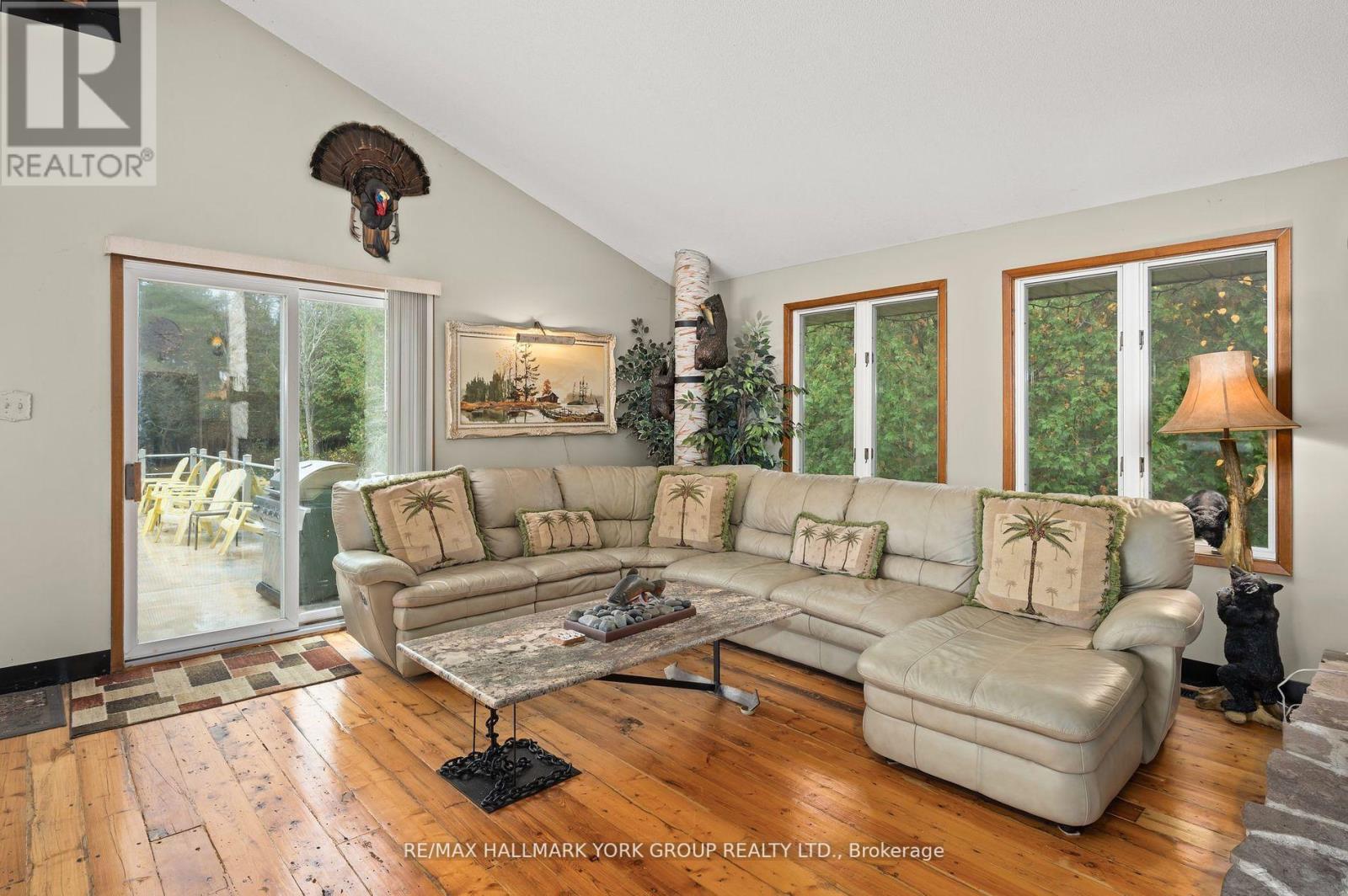 Photo 15 of 102 Albert Street, Kawartha Lakes ON