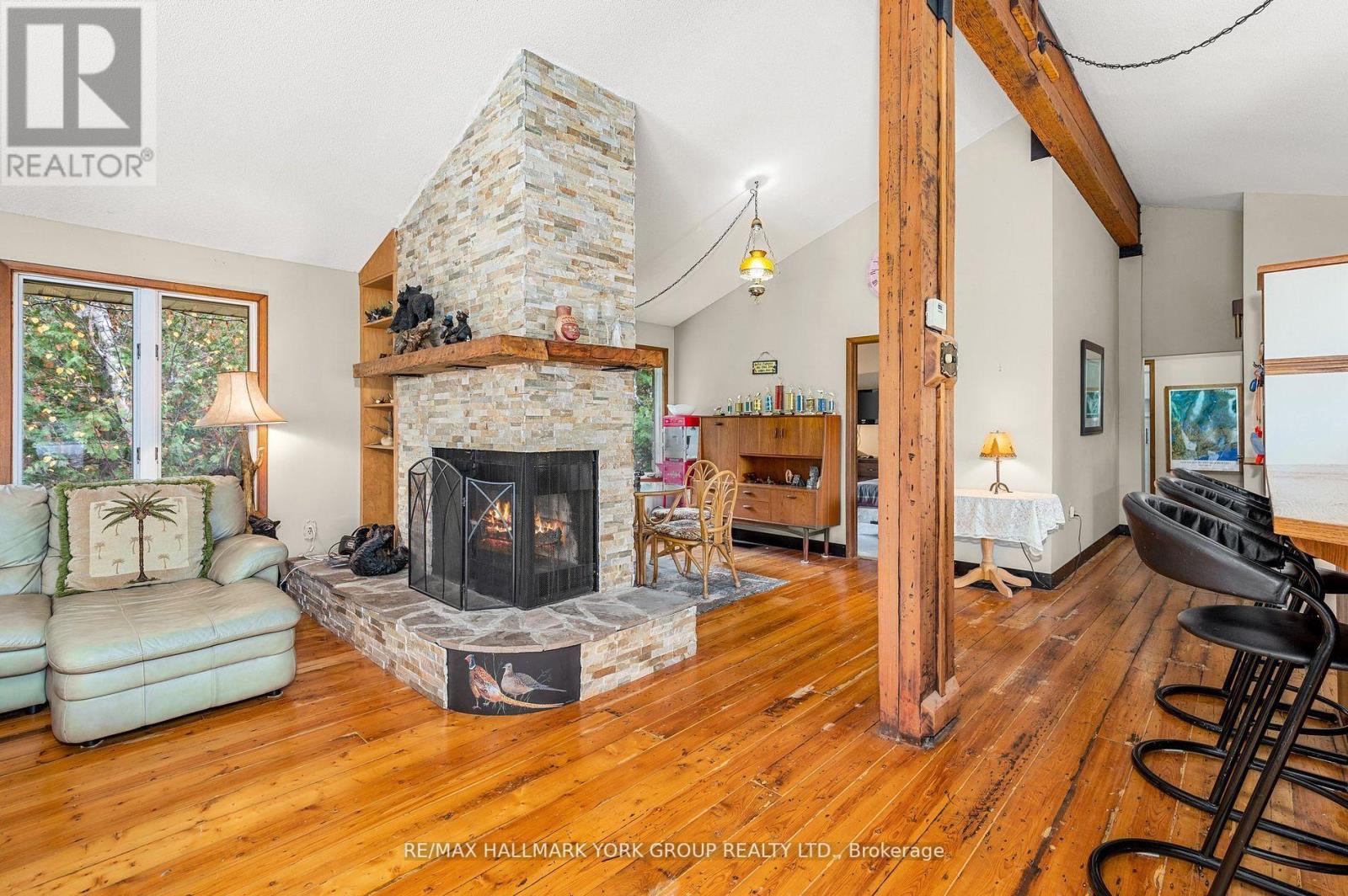 Photo 17 of 102 Albert Street, Kawartha Lakes ON