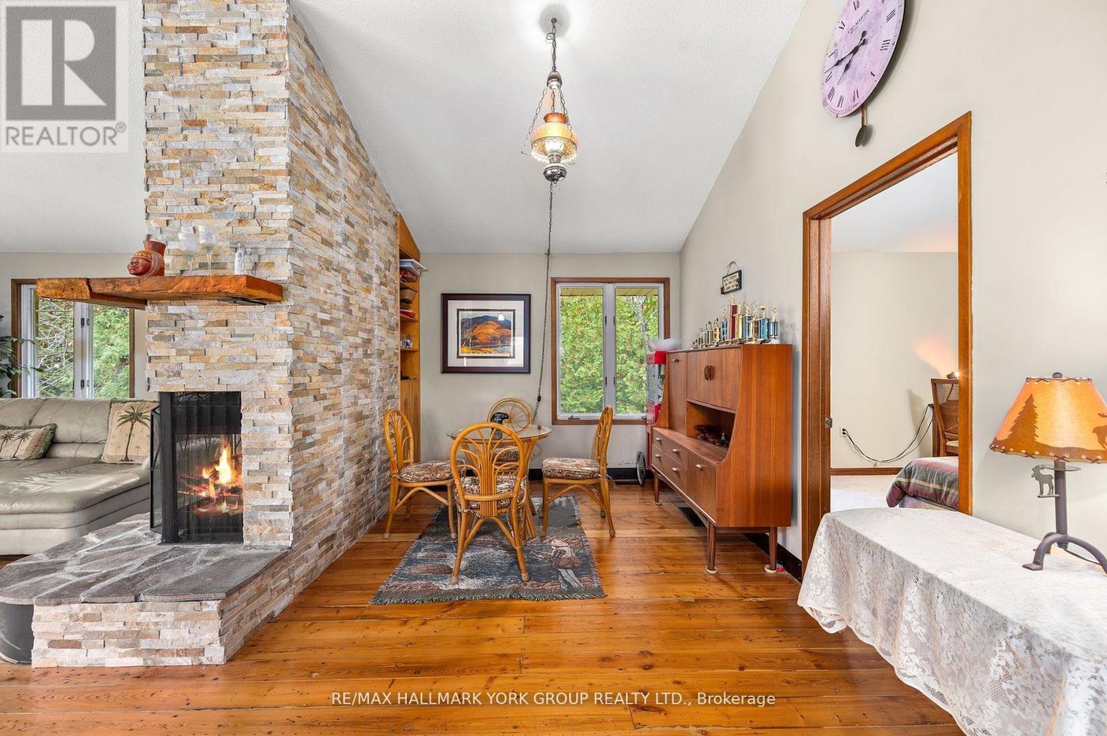 Photo 18 of 102 Albert Street, Kawartha Lakes ON