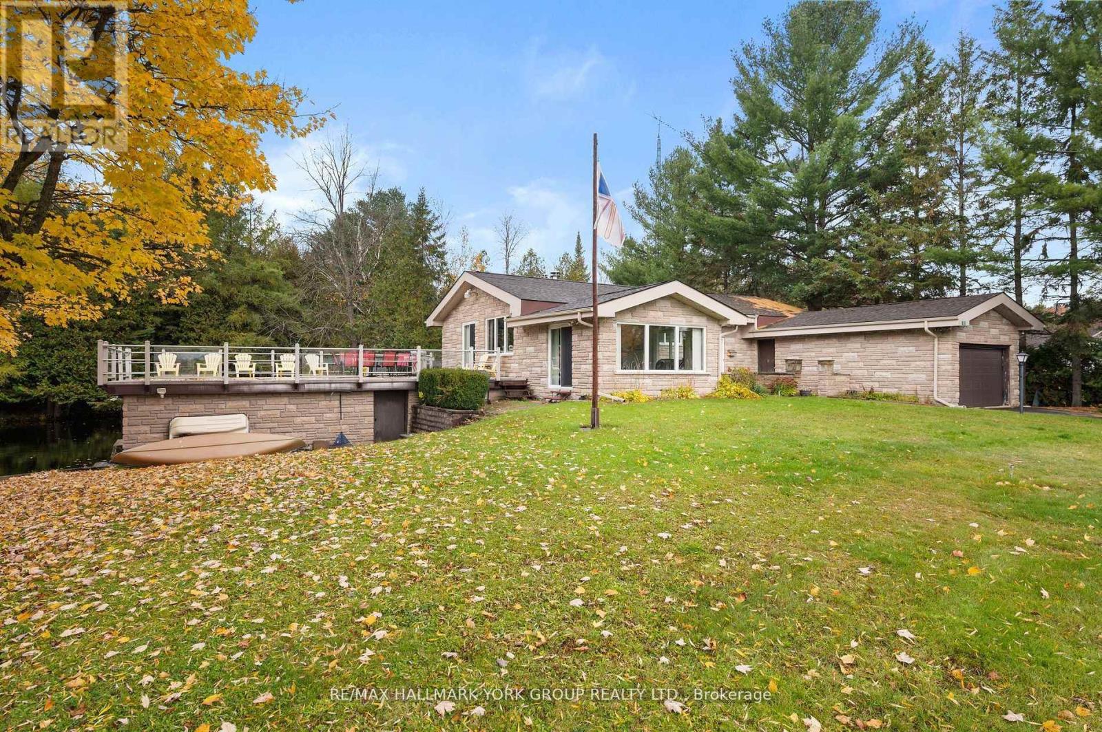 Photo 33 of 102 Albert Street, Kawartha Lakes ON