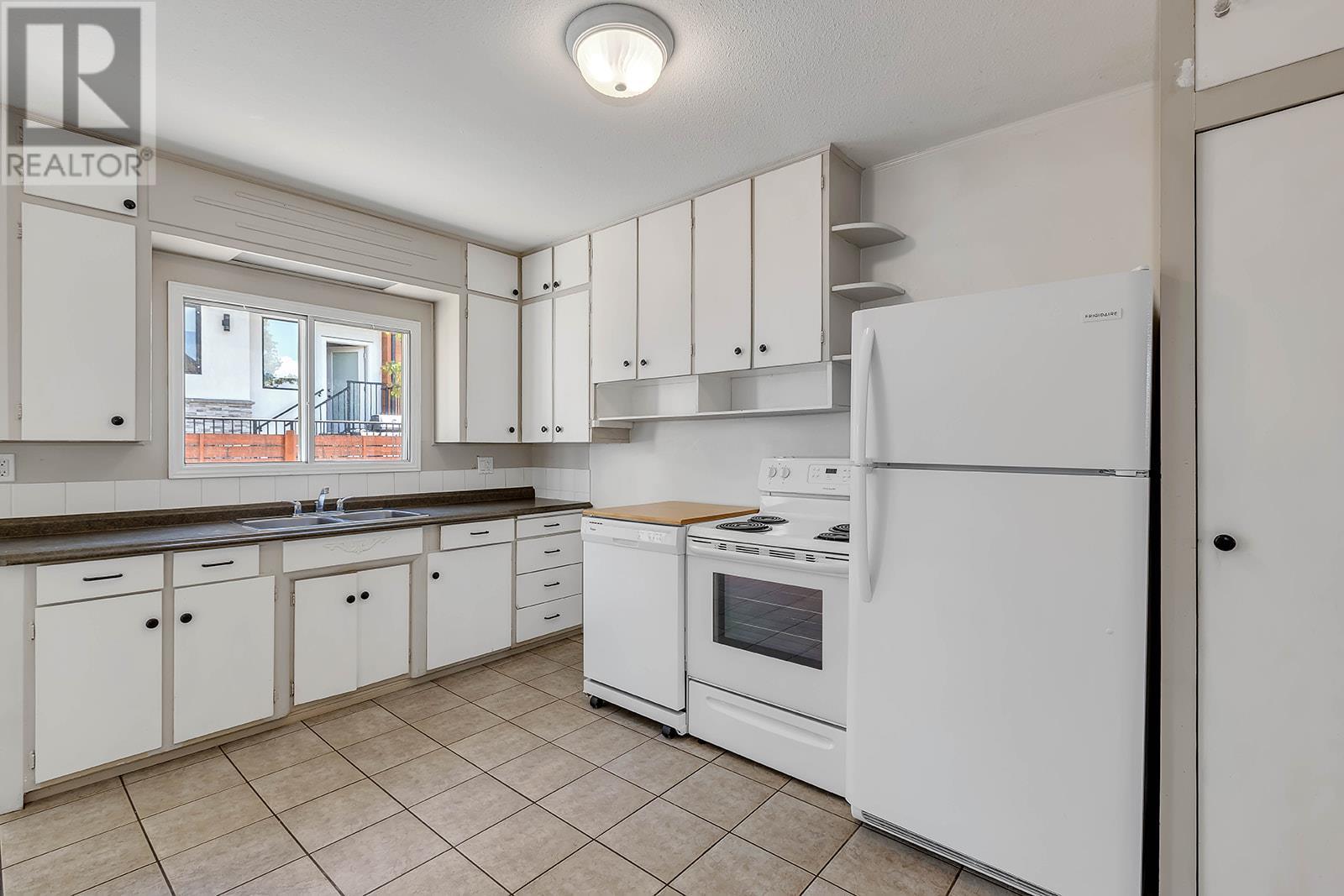  550 Patterson Avenue, Kelowna