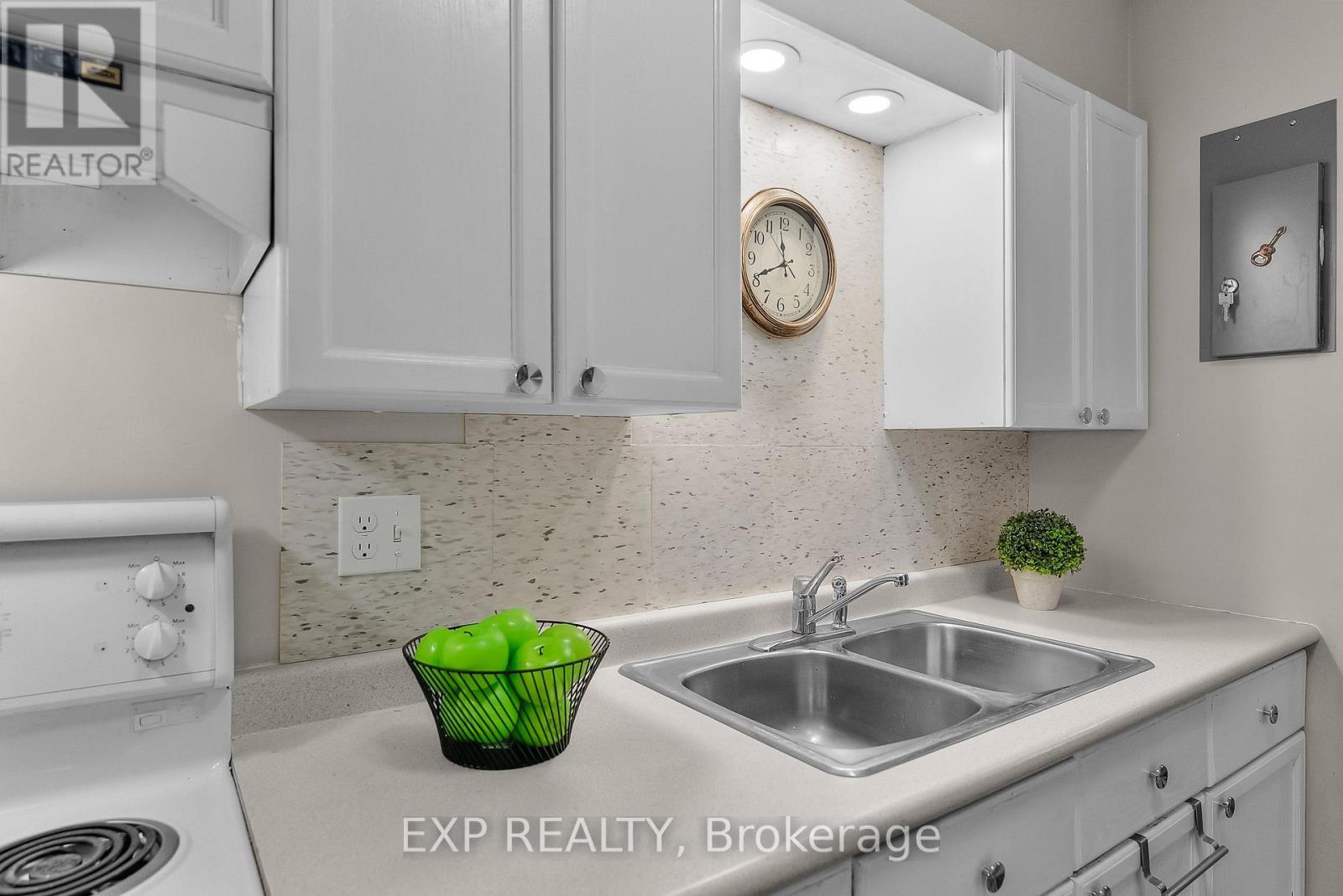 Photo 11 of 222 196 Scott Street, St Catharines ON