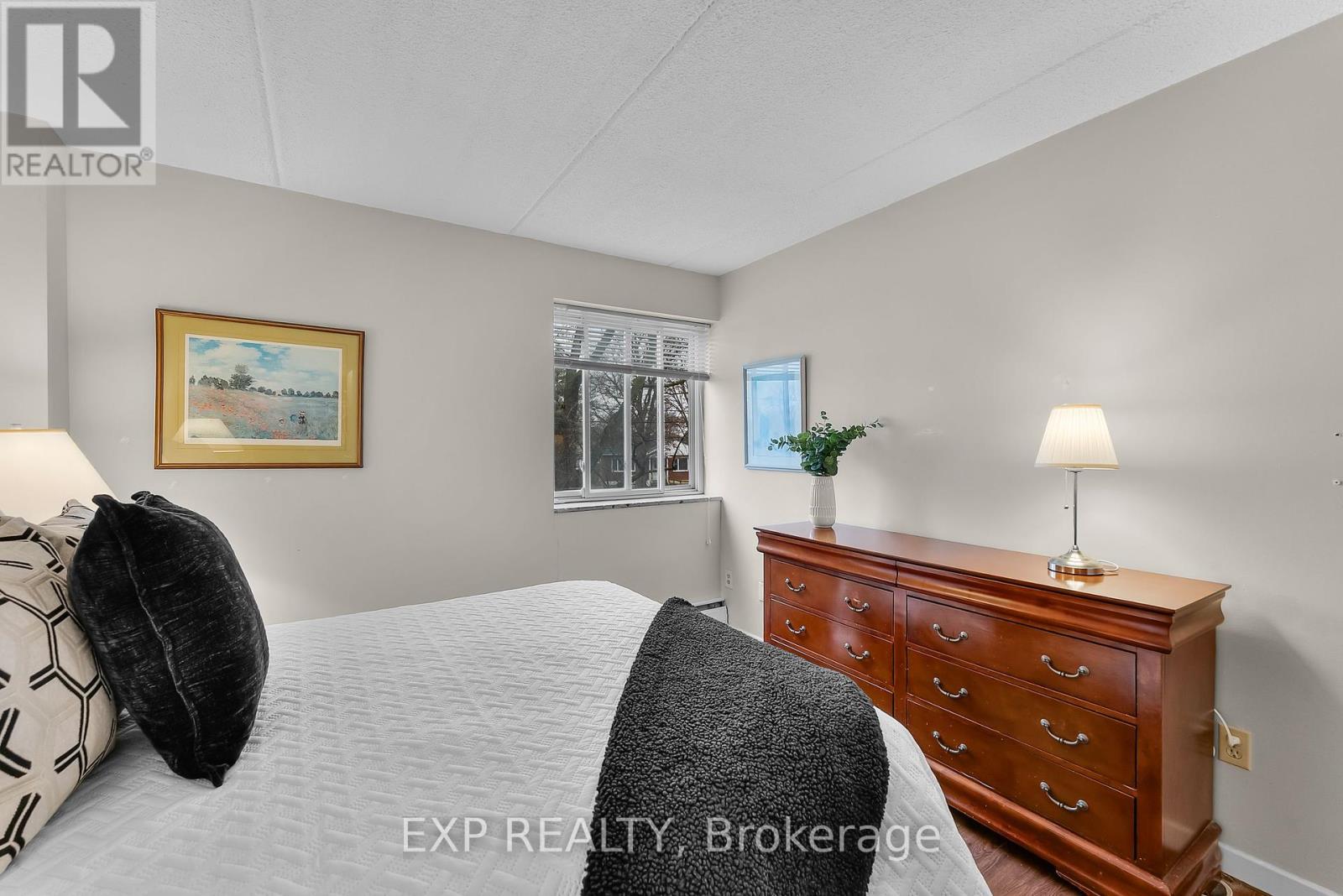 Photo 13 of 222 196 Scott Street, St Catharines ON