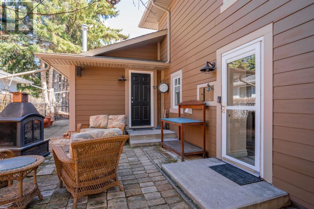Single Family House for Sale in  Lake Louise Way SE Lake Bonavista Calgary 