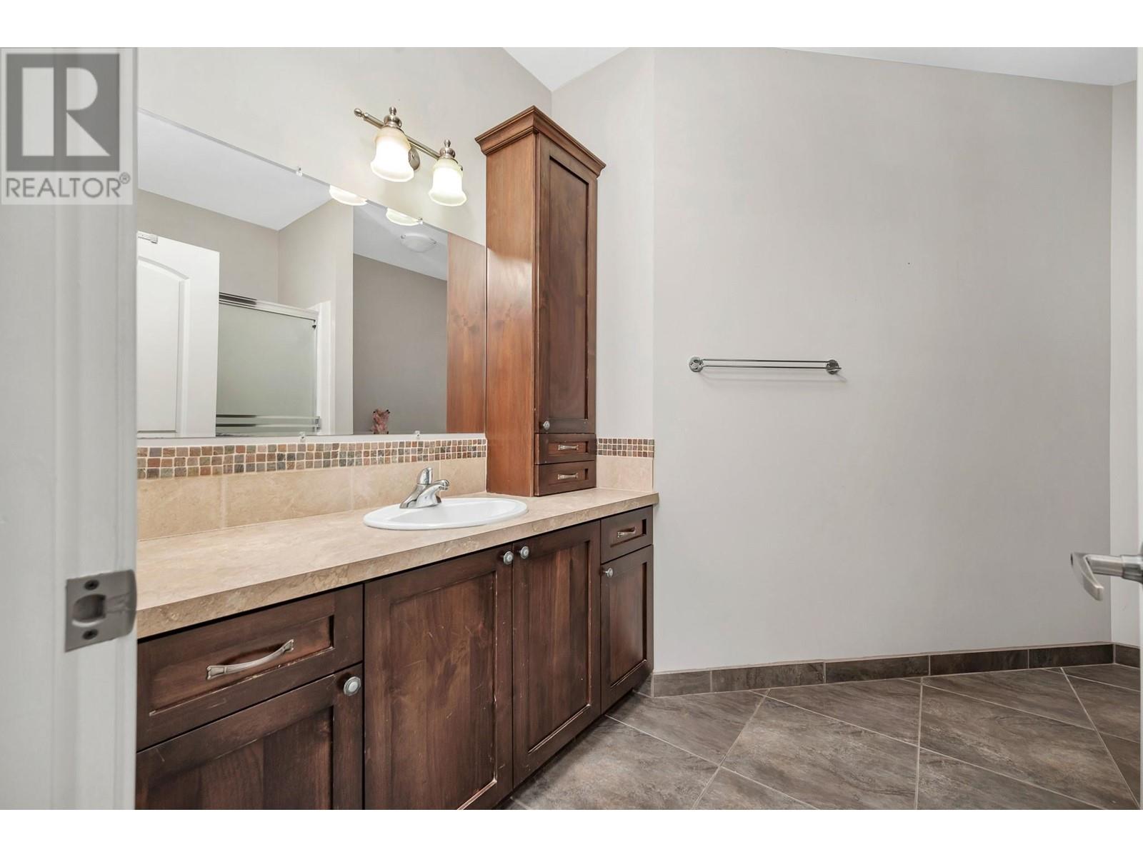 3888 Salmon River Road, Falkland