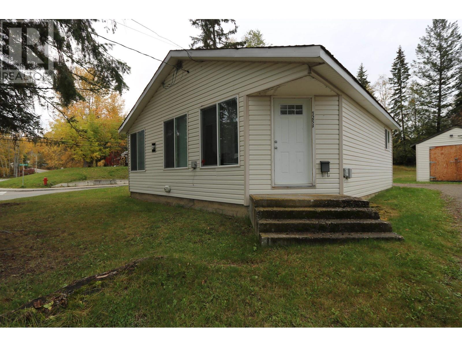 1245 ABBOTT DRIVE - 29