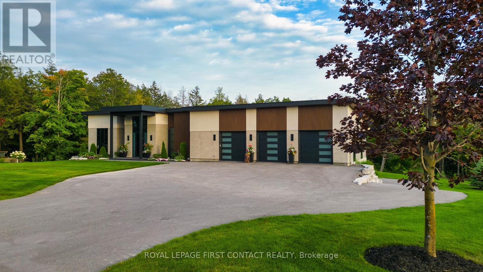 Photo 3 of 2761 Lockhart Road, Innisfil ON