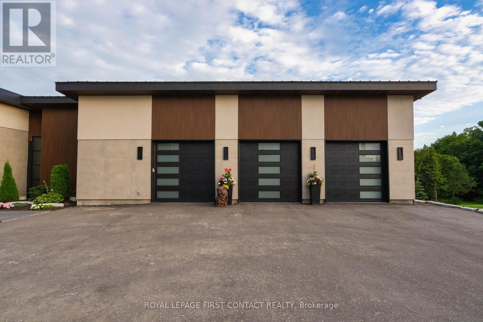 Photo 50 of 2761 Lockhart Road, Innisfil ON