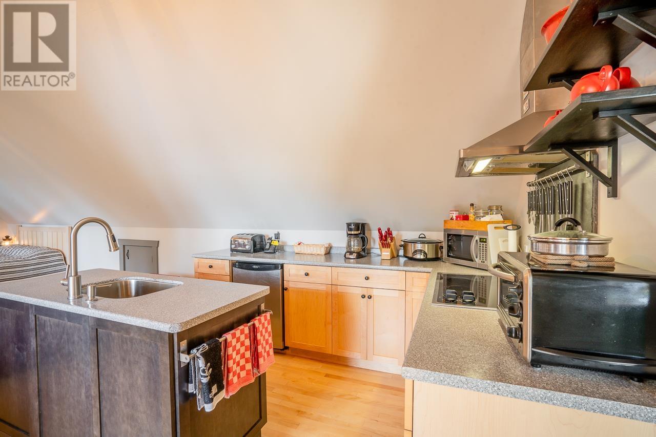 7460 RUFFELL ROAD, Canim Lake