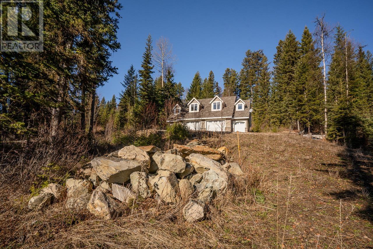 7460 RUFFELL ROAD, Canim Lake