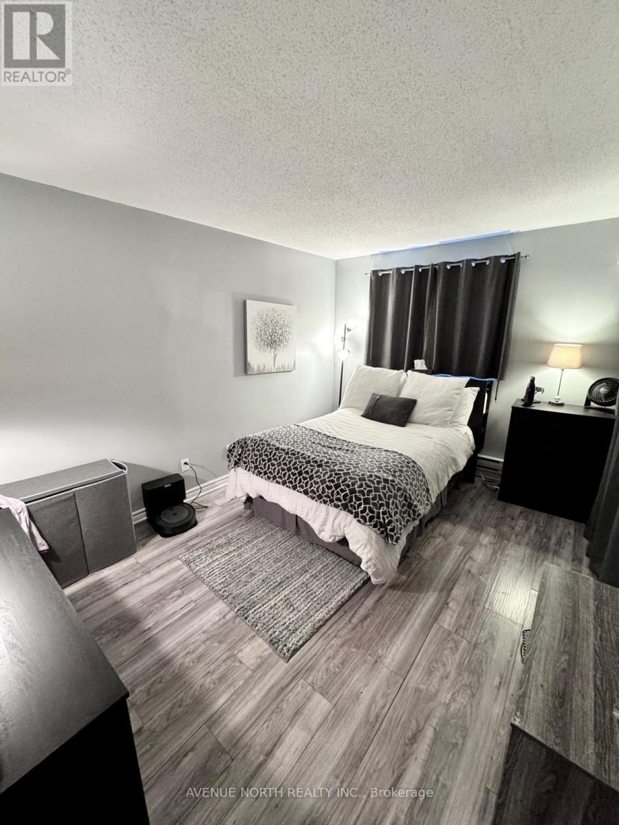 Photo 9 of 117 318 Lorry Greenberg Drive, Ottawa ON