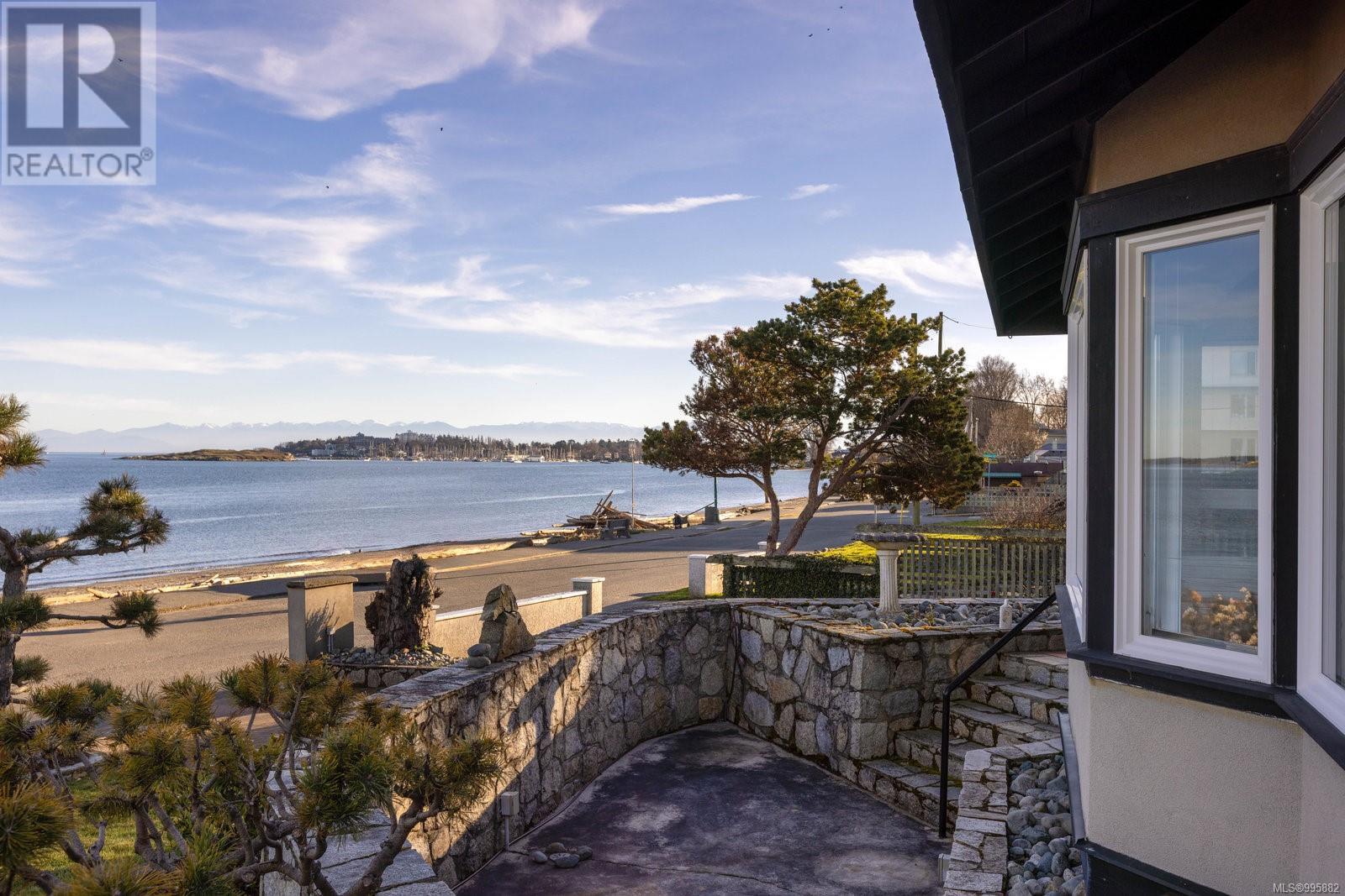 Photo 5 of 2532 Esplanade, Oak Bay BC