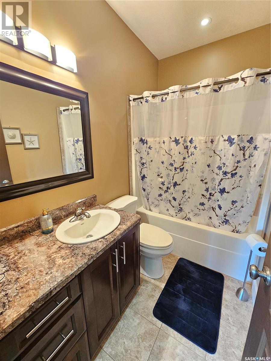 Photo 10 of 21 Arlington Avenue, Moose Jaw SK